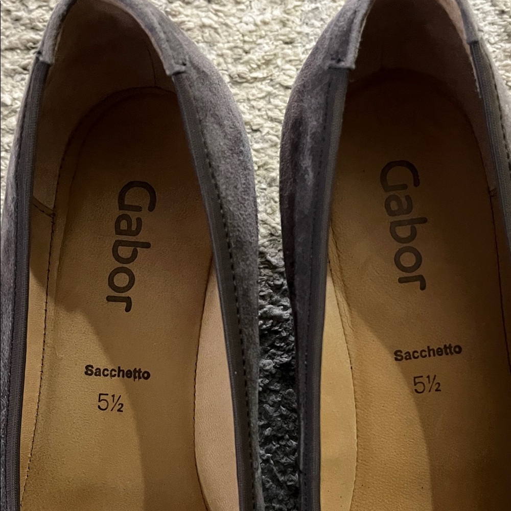 Gabor Charcoal Gray Suede Rounded Toe 1.75” Wedge Heels 5.5 - Picture 3 of 6